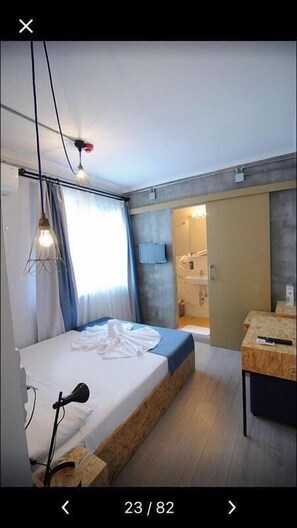 Zimmersafe, Schreibtisch, schallisolierte Zimmer, Bügeleisen/Bügelbrett