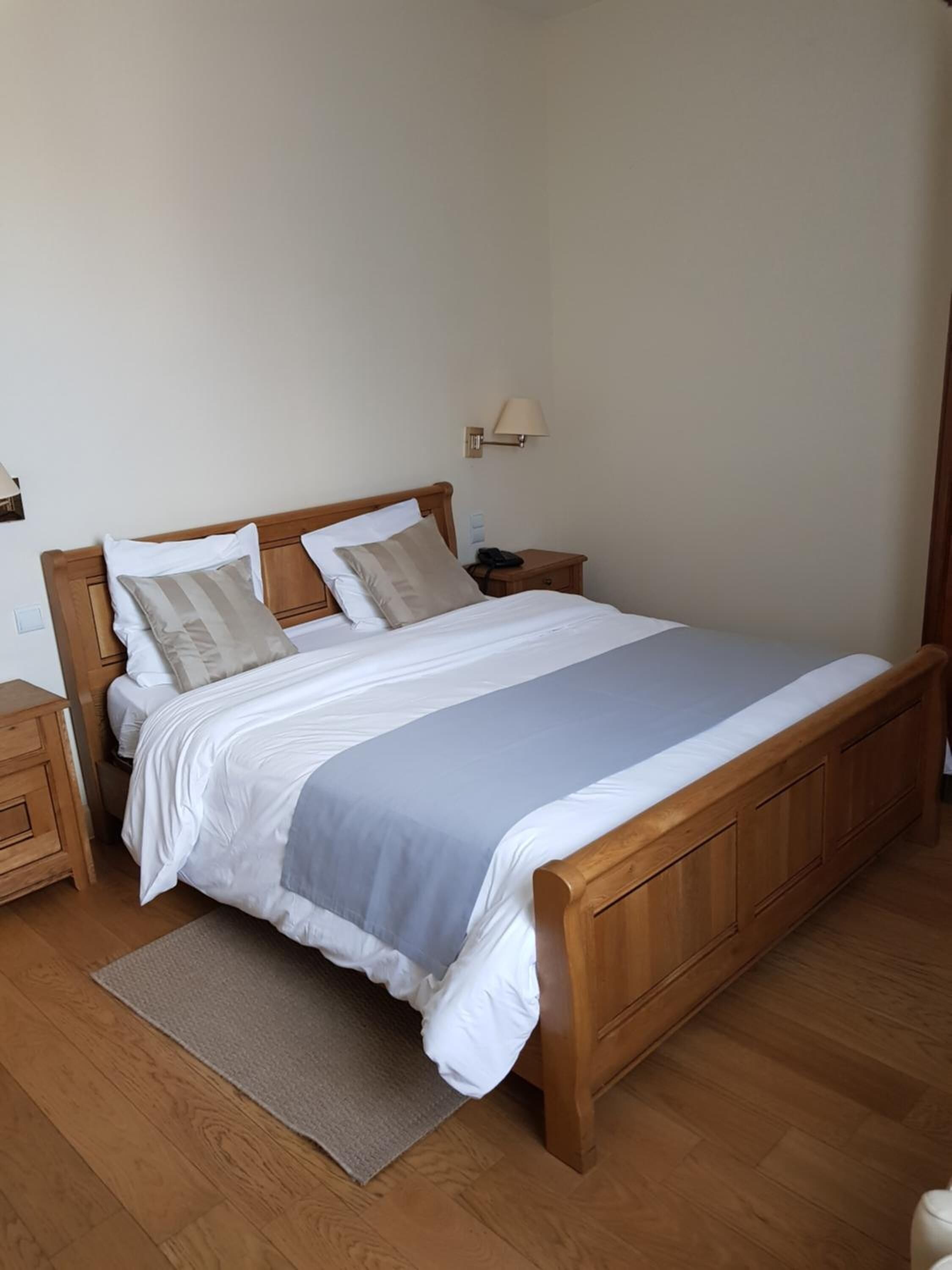 in-room safe, desk, soundproofing, free cots/infant beds