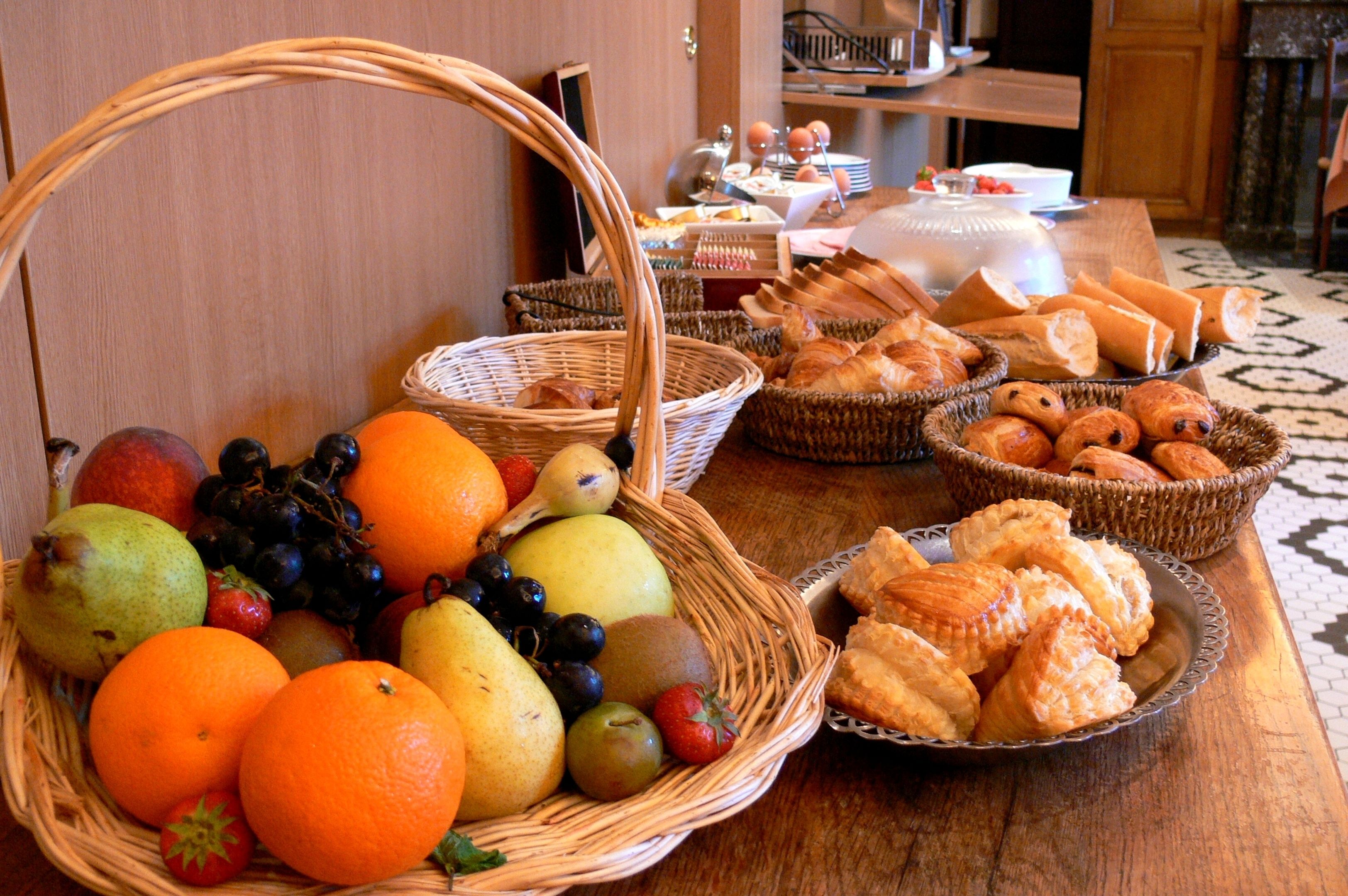 daily continental breakfast (eur 14.00 per person)