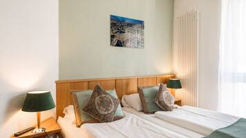 1 bedroom, desk, cots/infant beds, free WiFi