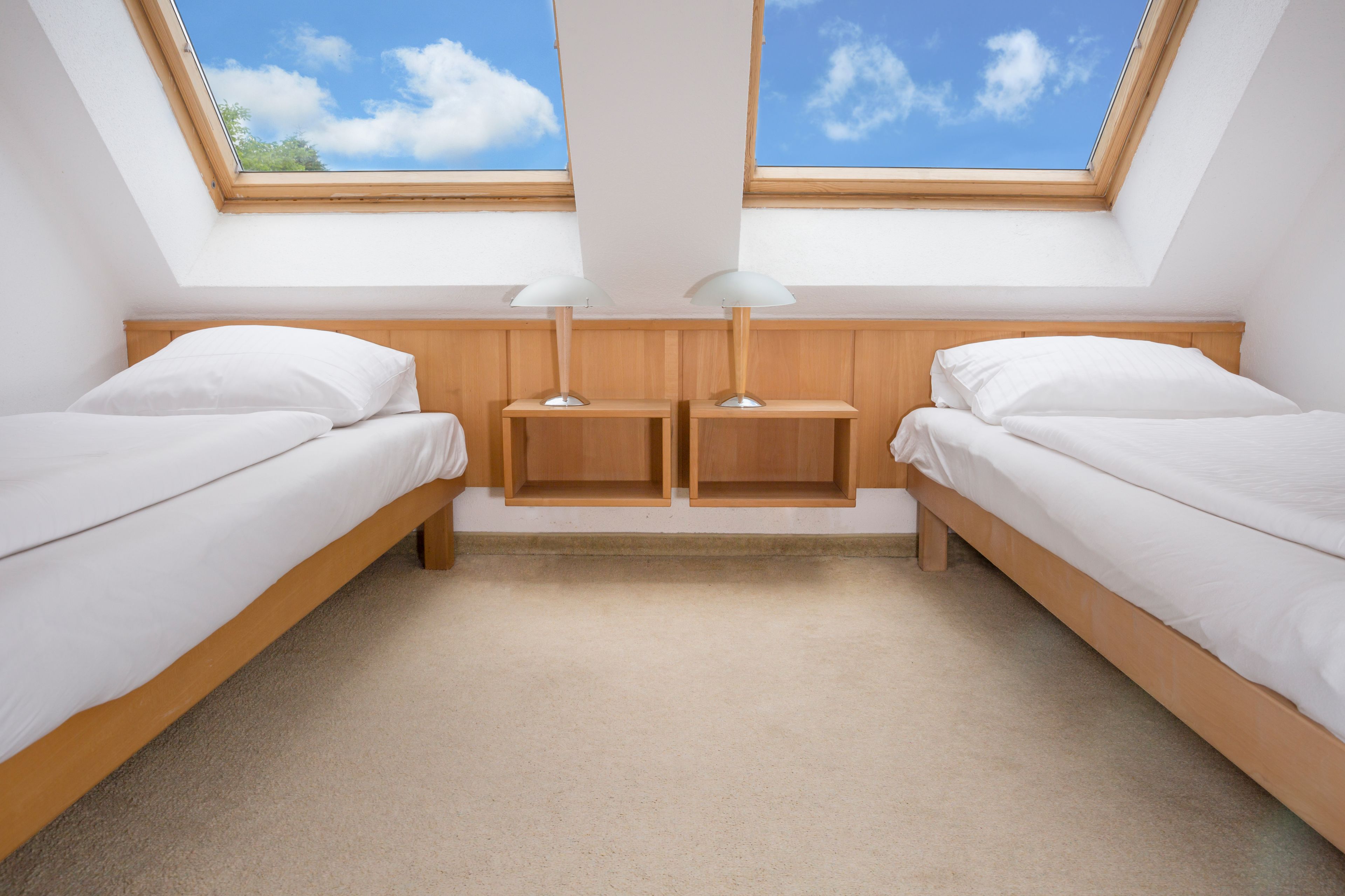 1 bedroom, desk, cots/infant beds, free wifi