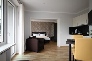 1 bedroom, hypo-allergenic bedding, minibar, in-room safe