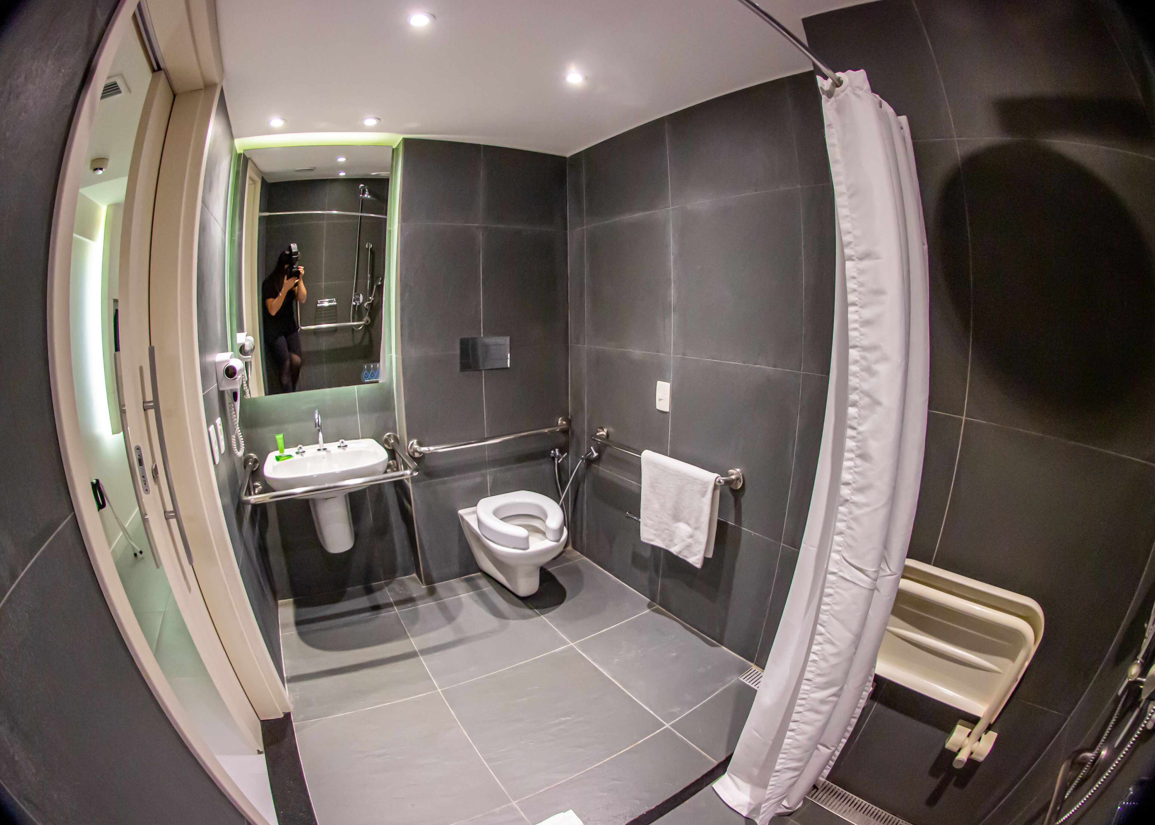 dbc – 1 db bed std | bathroom | shower, eco-friendly toiletries, hair dryer, towels