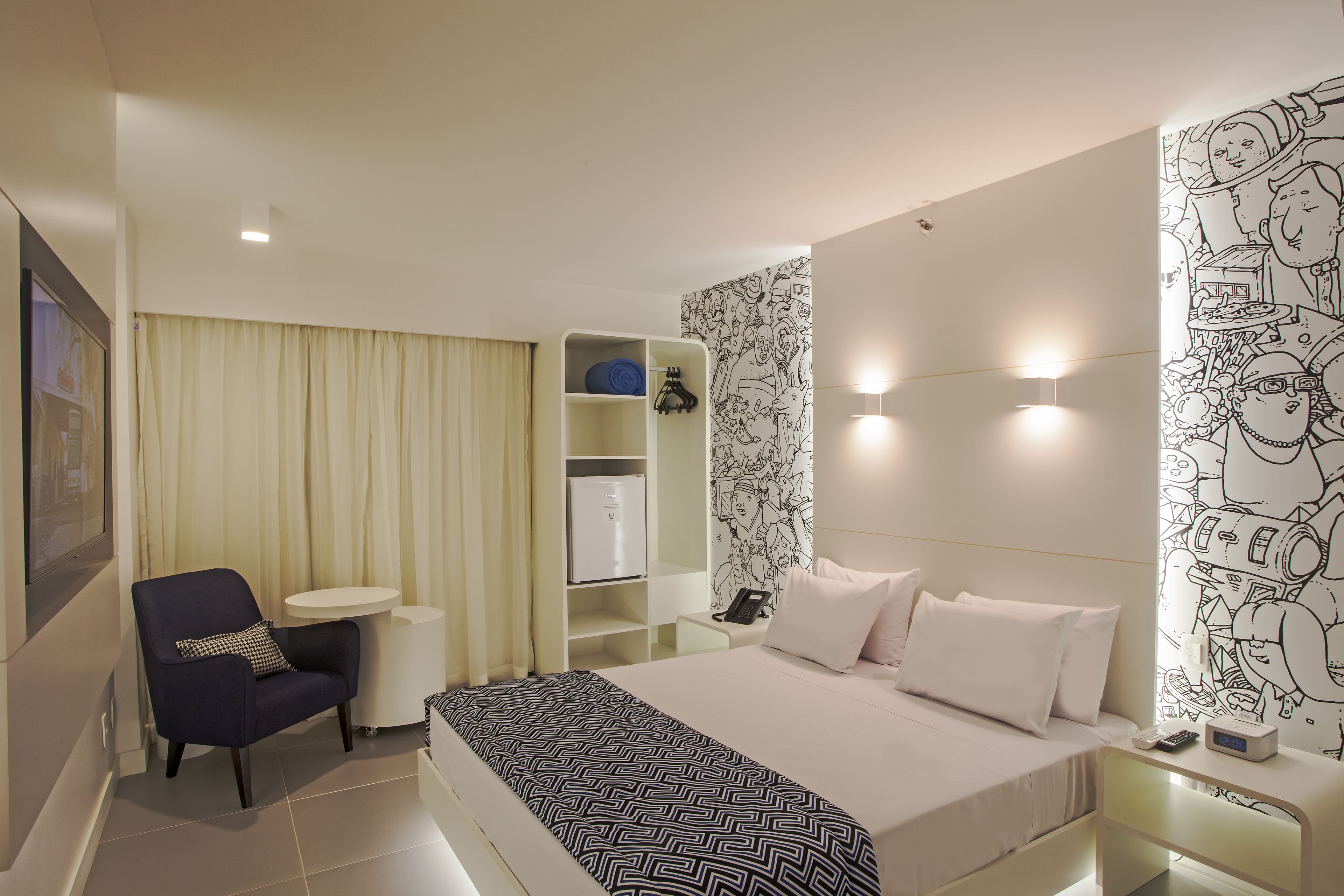 dbc – 1 db bed std | minibar, in-room safe, individually decorated, desk