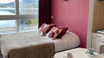 Comfort-Studio, Seeblick | 1 Schlafzimmer, Bügeleisen/Bügelbrett, kostenloses WLAN, Bettwäsche