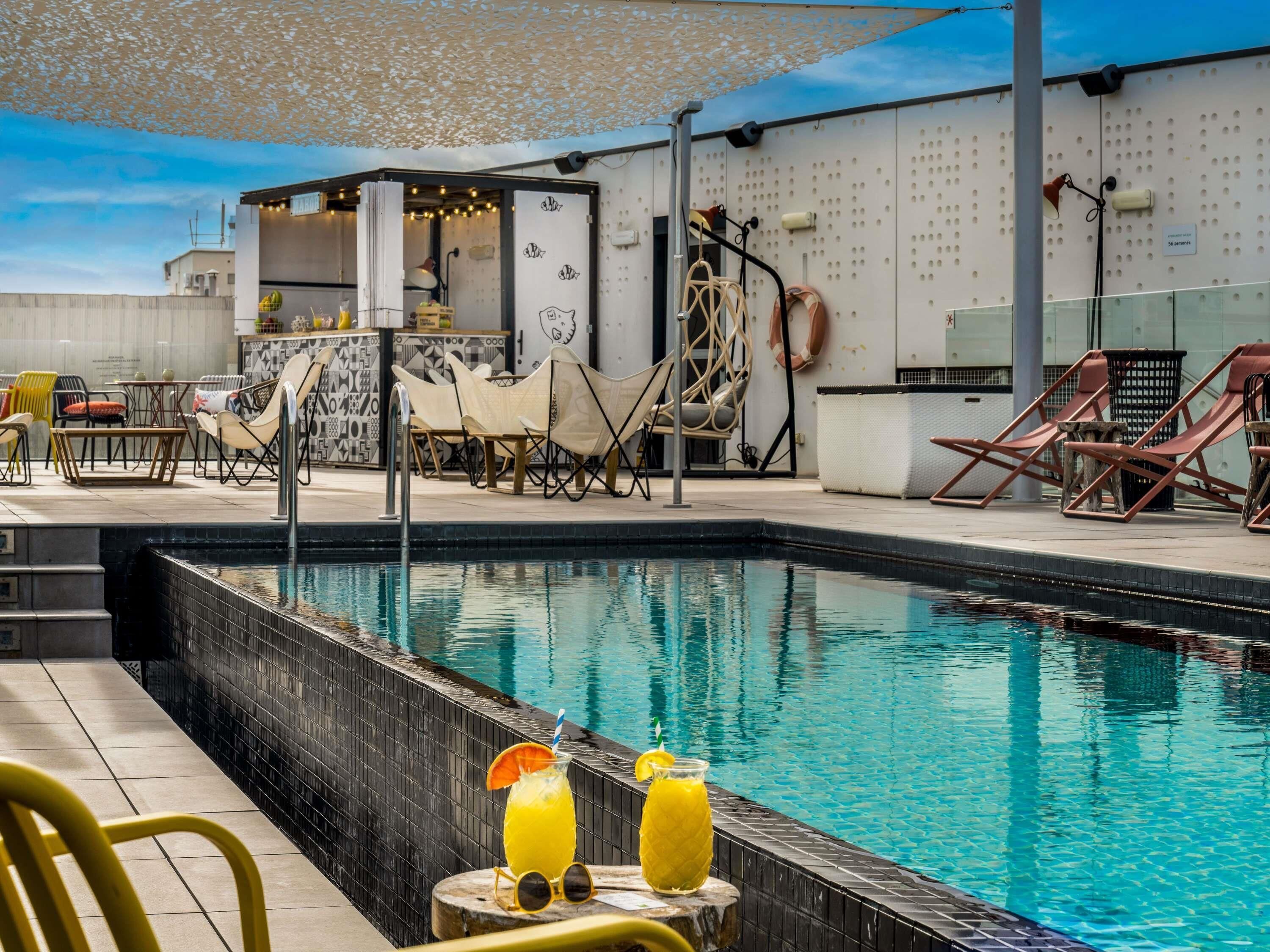 outdoor pool, pool loungers