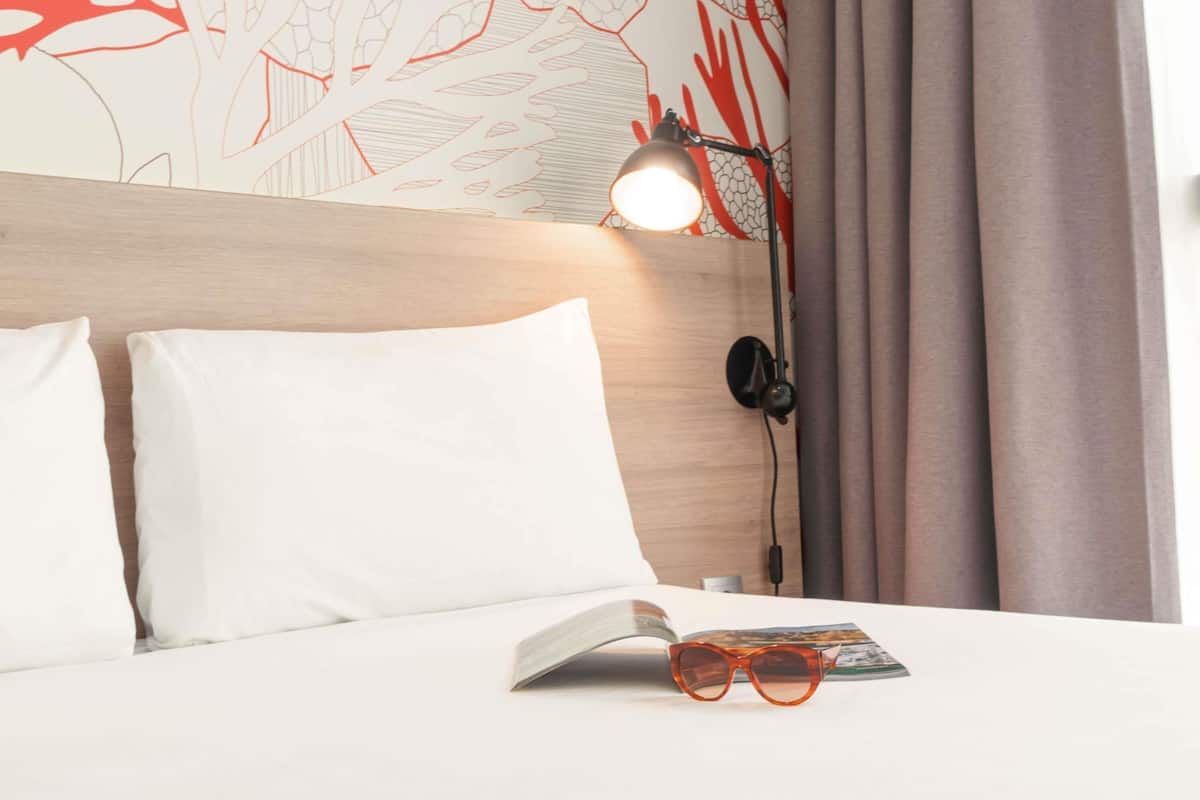 Perhehuone, yhdistettäviä huoneita | Työpöytä, äänieristys, ilmainen Wi-Fi, vuodevaatteet