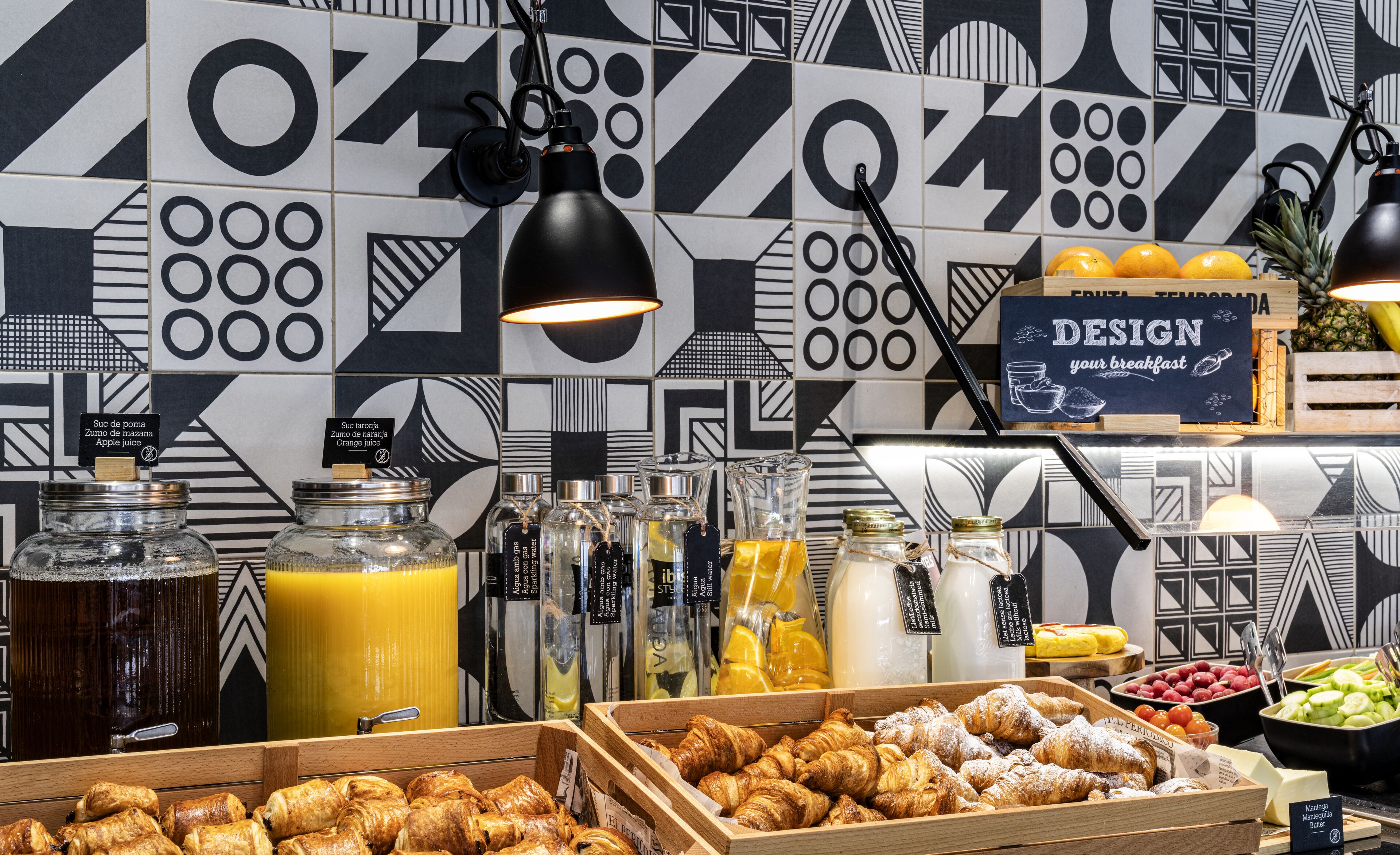 daily continental breakfast (eur 12 per person)