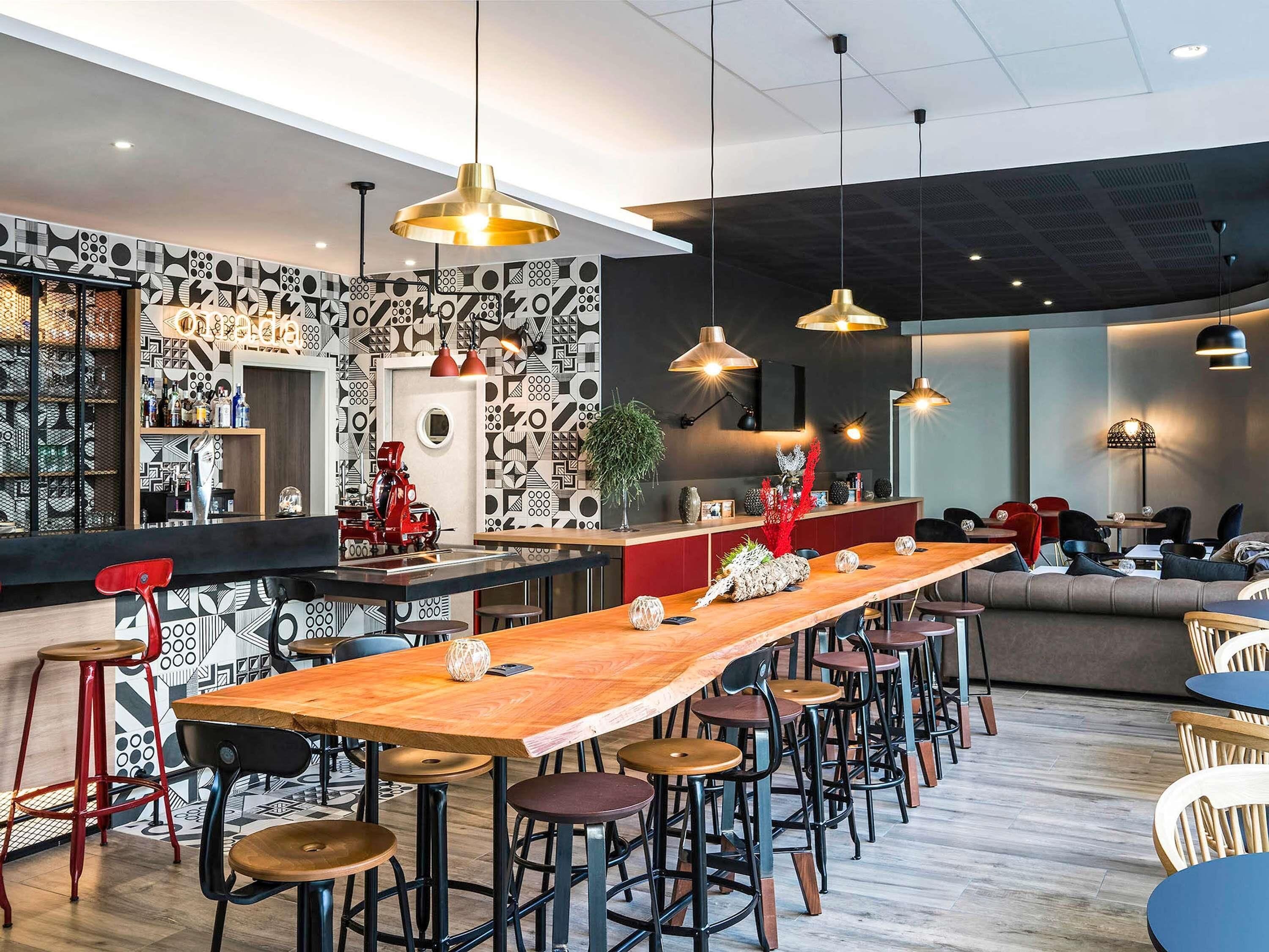 2 Bars/Lounges, Bar auf der Dachterrasse, Tapas-Bar