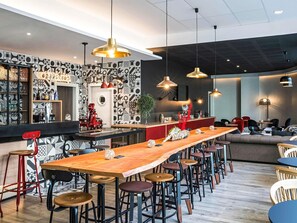 2 barer/lounger, takterrassebar og tapasbar