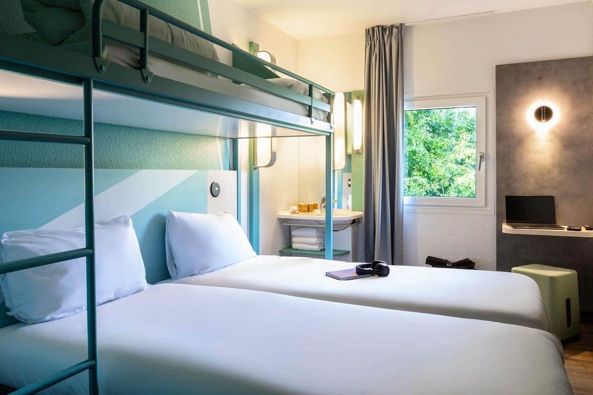 Triple Room, 3 Single Beds