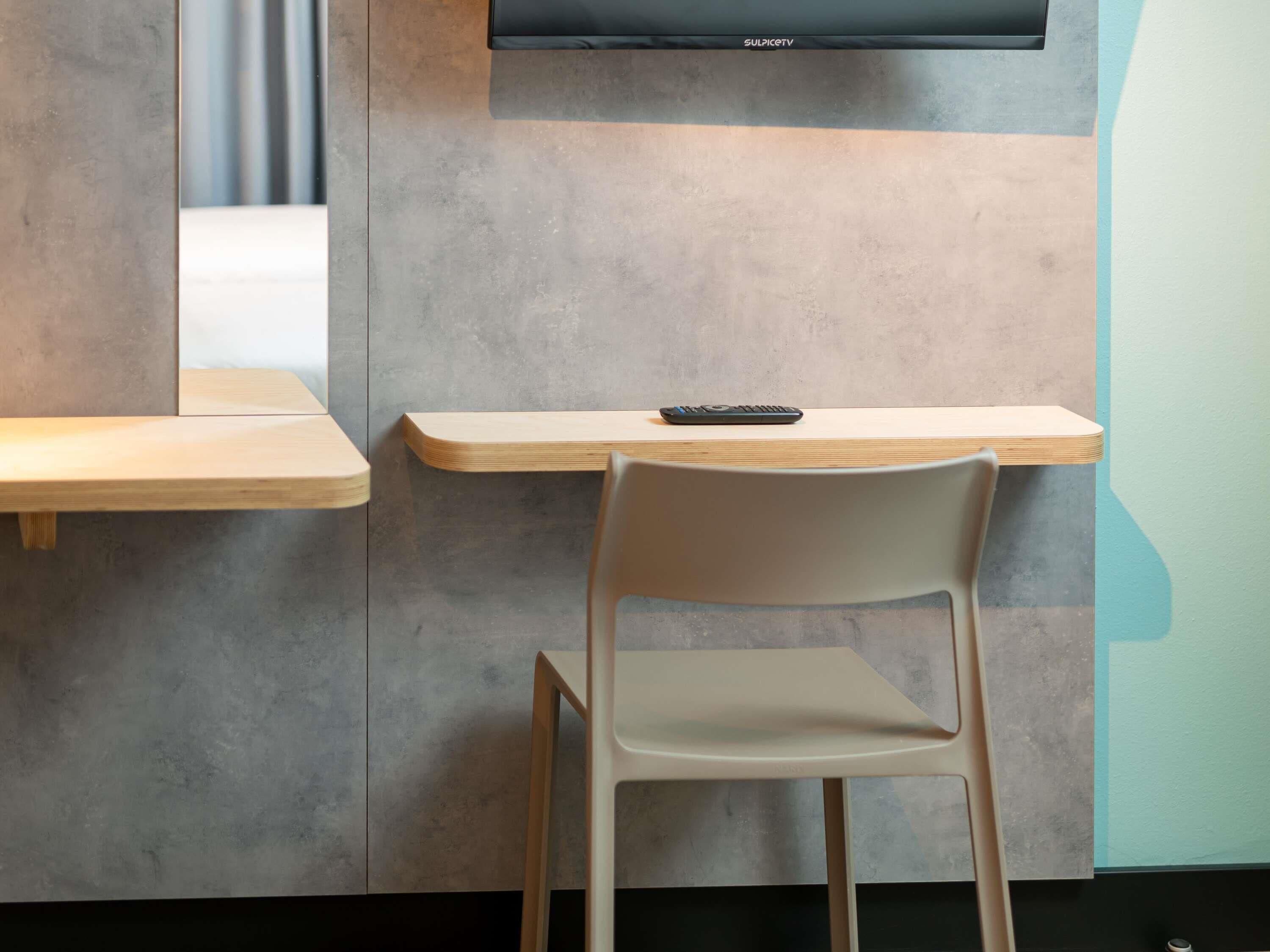 1 bedroom, desk, soundproofing, free WiFi