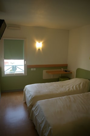 Twin Room, 2 Single Beds