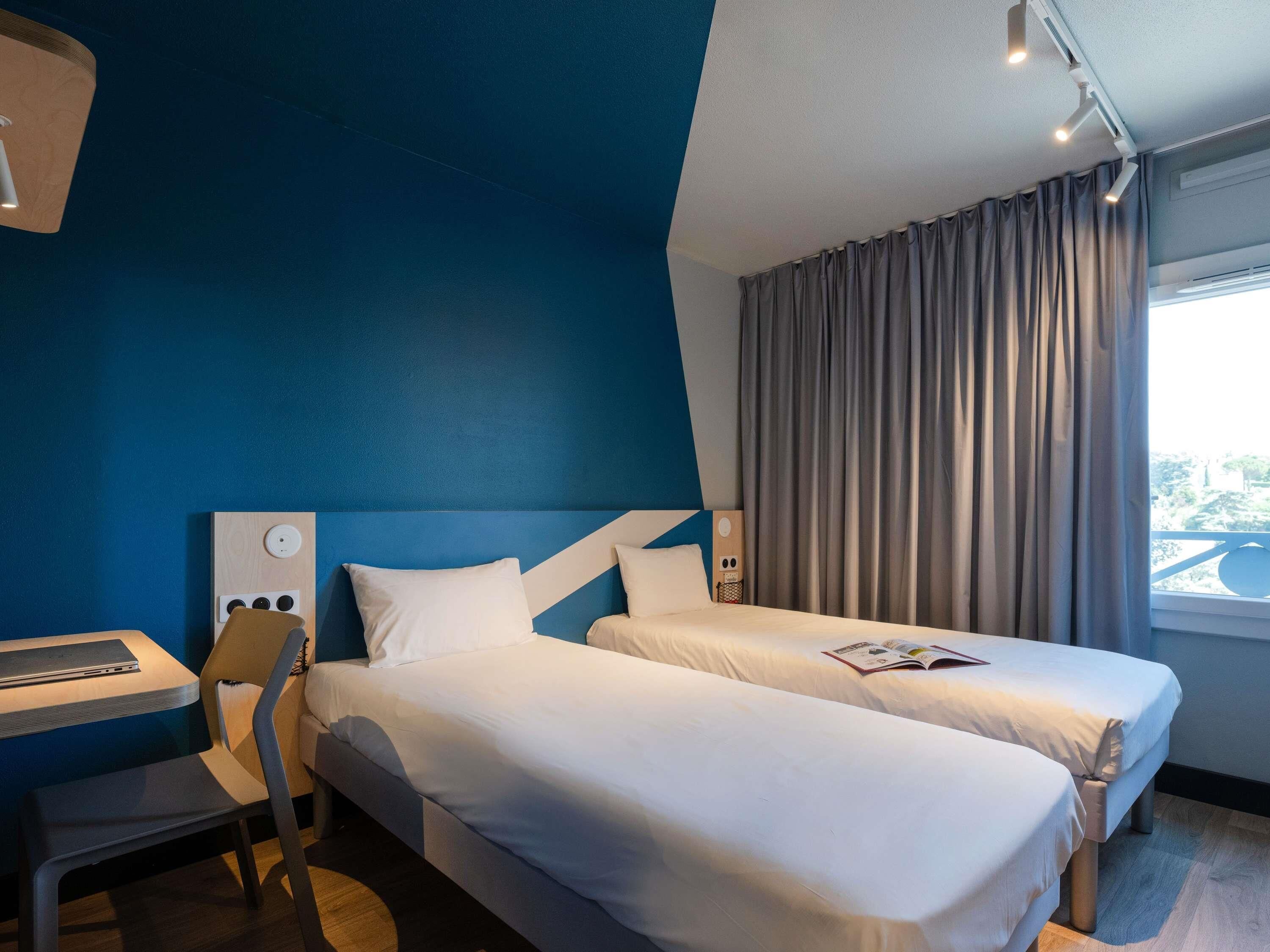 Twin Room, 2 Single Beds