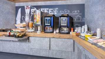 Se ofrece un desayuno bufé todos los días (por un coste adicional)