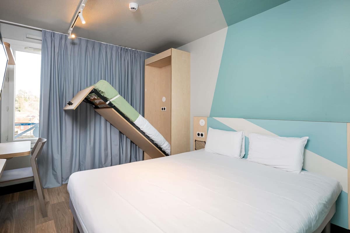 Chambre Triple, plusieurs lits | 1 chambre, bureau, chambres insonorisées, Wi-Fi gratuit