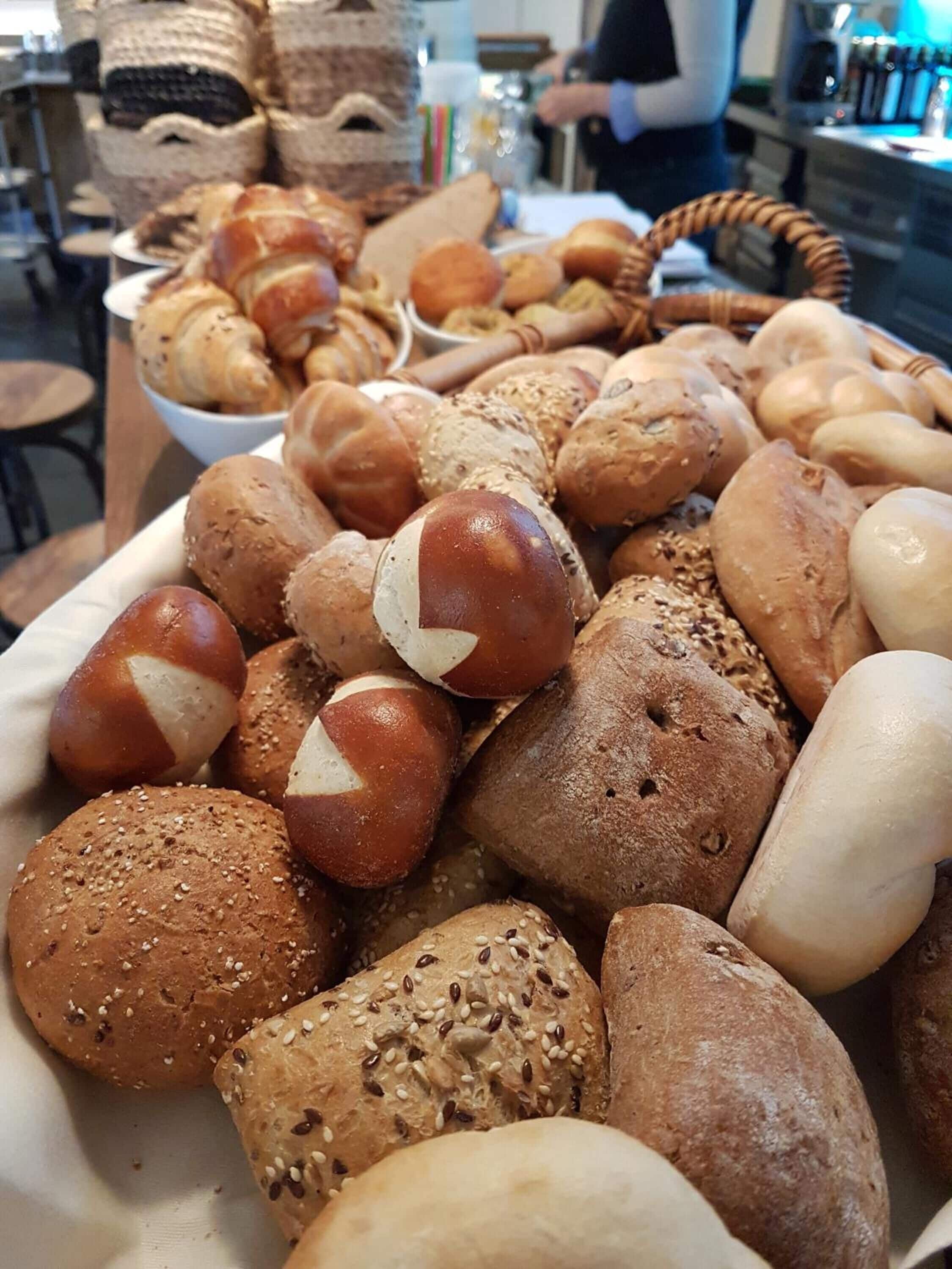 breakfast and dinner served, international cuisine