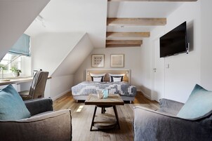 双人房 | 客房内保险箱、熨斗/熨板、婴儿床、免费 WiFi