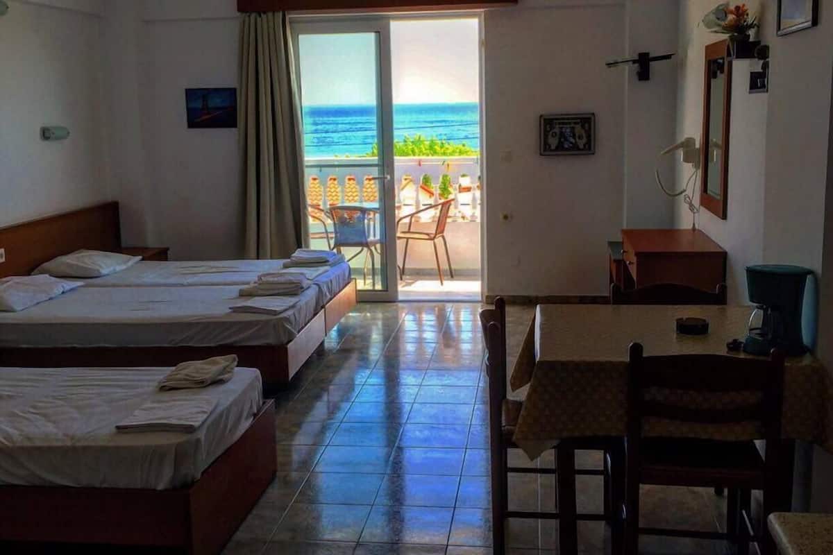 standard room, sea view | in-room safe, free cots/infant beds, free wifi