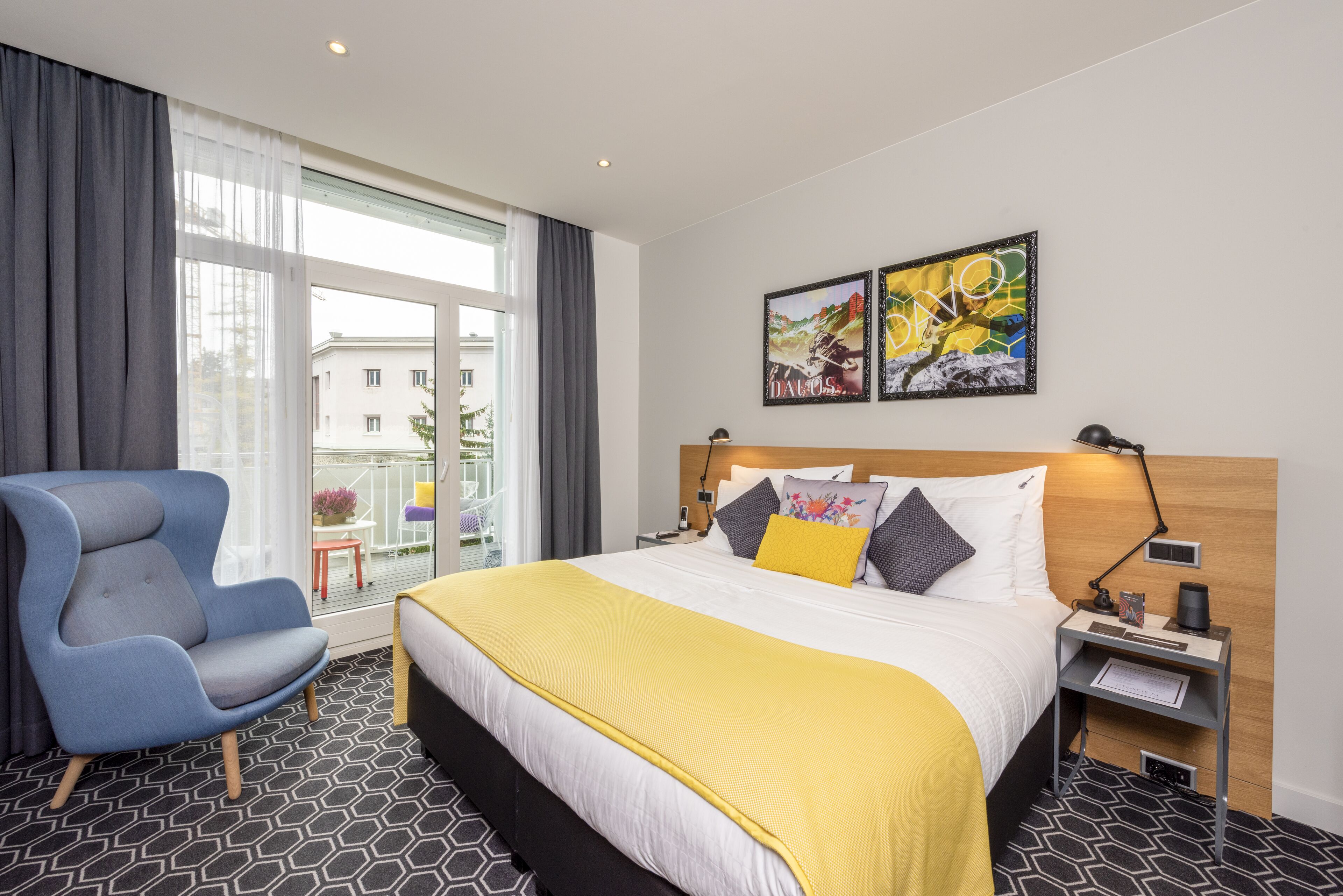 Deluxe Room, 1 King Bed | Hypo-allergenic bedding, in-room safe, individually decorated