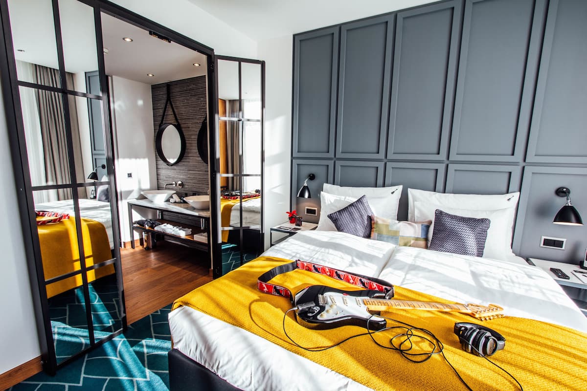 Rock Star Suite | 1 bedroom, hypo-allergenic bedding, in-room safe, individually decorated