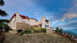 واجهة المنشأة