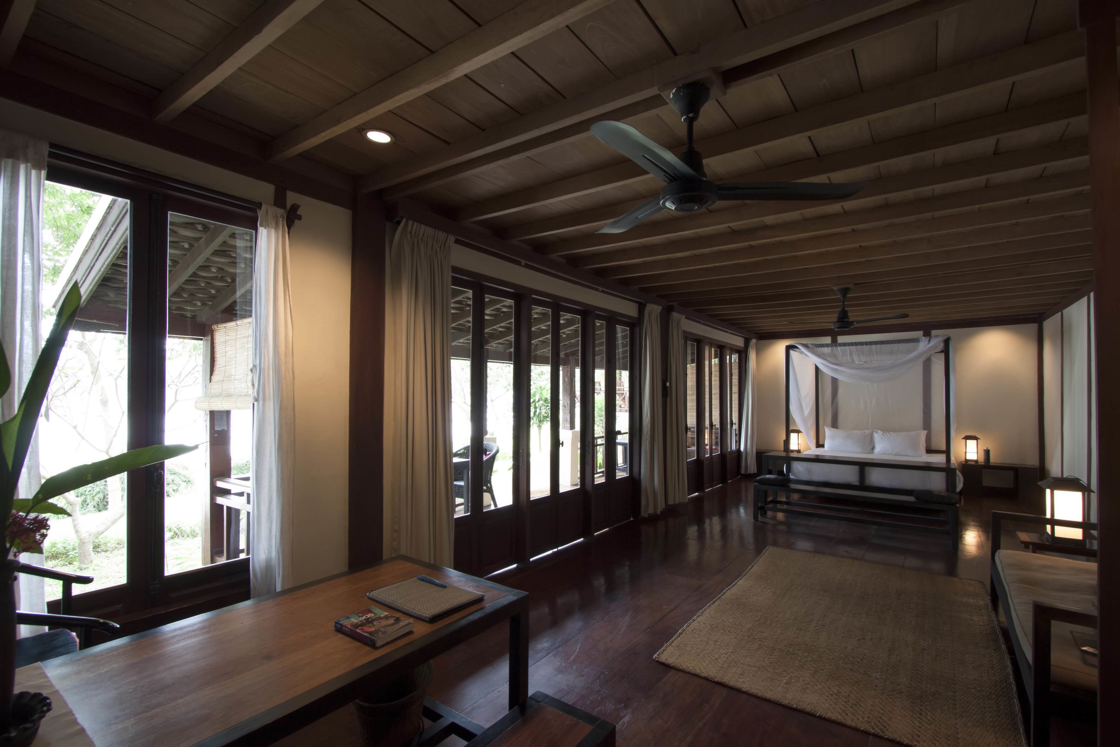 Deluxe House with River View | 미니바, 객실 내 금고, 책상, 간이 침대