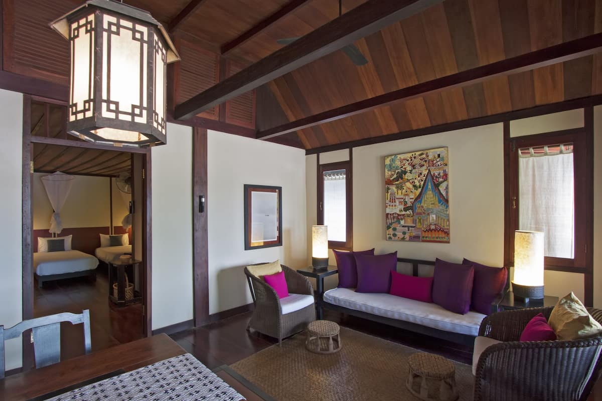 Deluxe Twin Room with River View | Living area