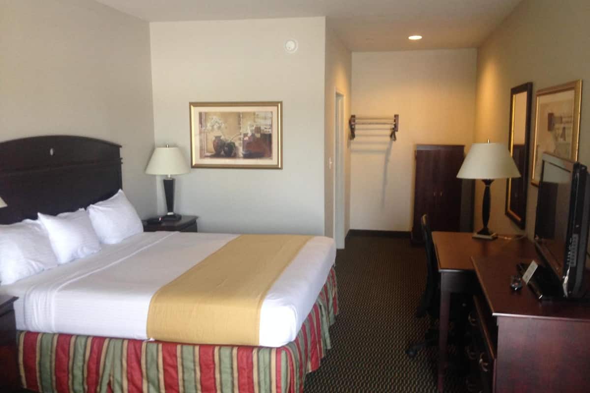 desk, iron/ironing board, free wifi, bed sheets