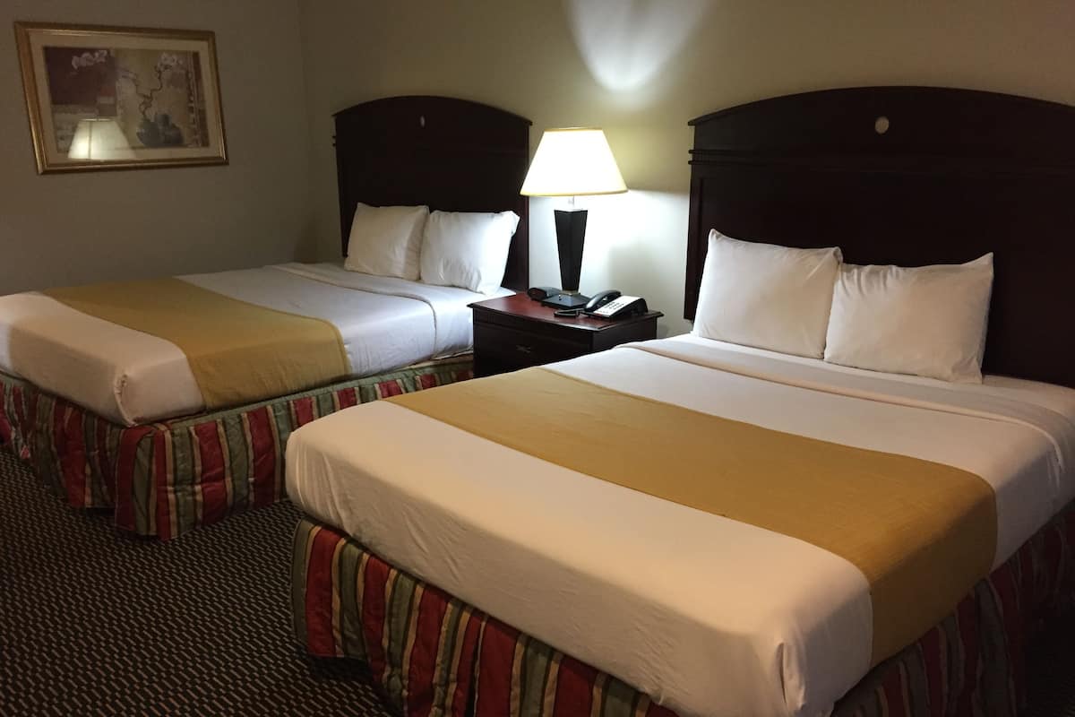 Queen Room with 2 Queen Beds | Desk, iron/ironing board, free WiFi, bed sheets