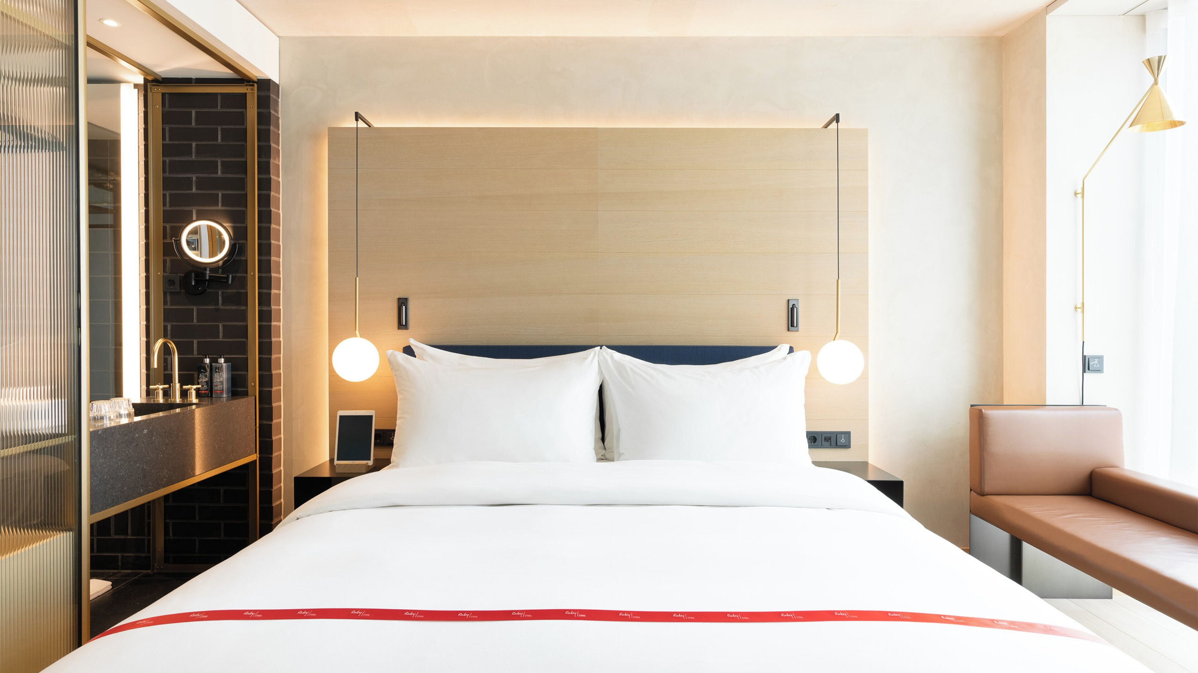 Premium bedding, in-room safe, individually decorated
