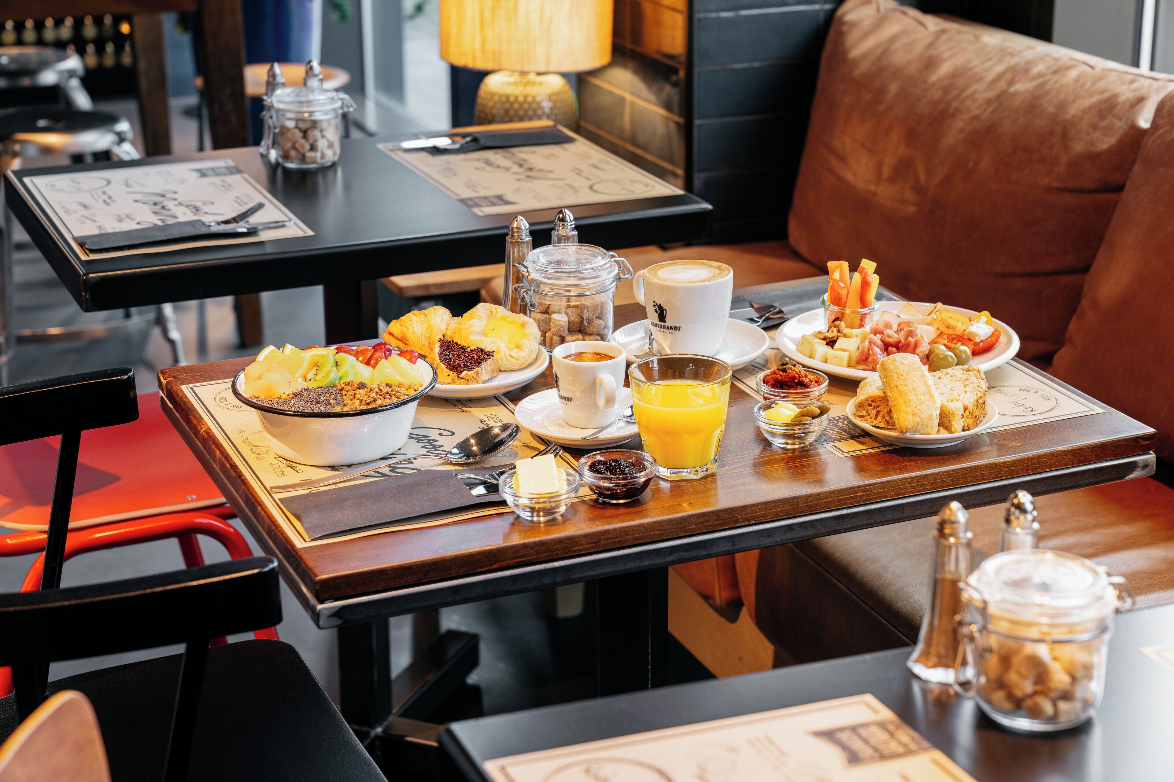 daily continental breakfast (eur 24 per person)
