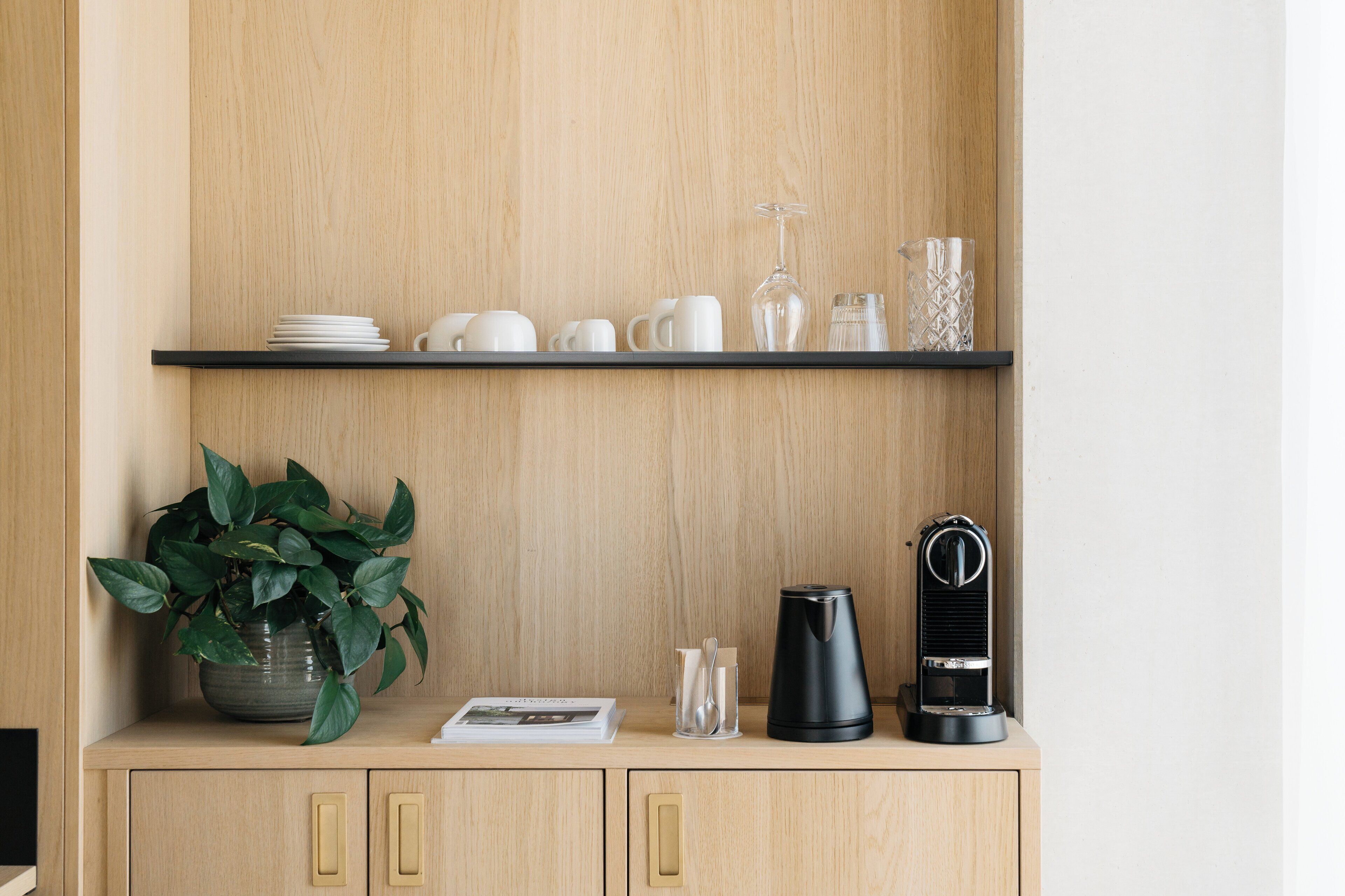 resident room | coffee and/or coffee maker