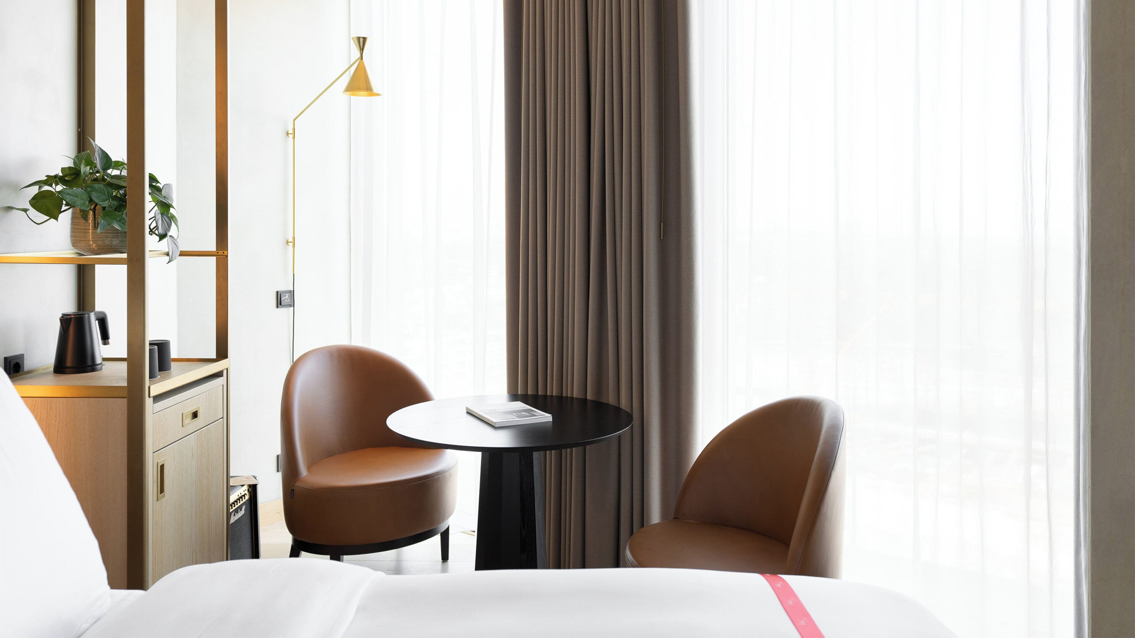 Premium bedding, in-room safe, individually decorated