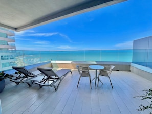 Junior Double Room, 1 King Bed with Sofa bed (Junior Suite King Bed) | Terrace/patio