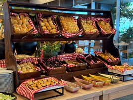 Desayuno a la carta todos los días (con cargo)