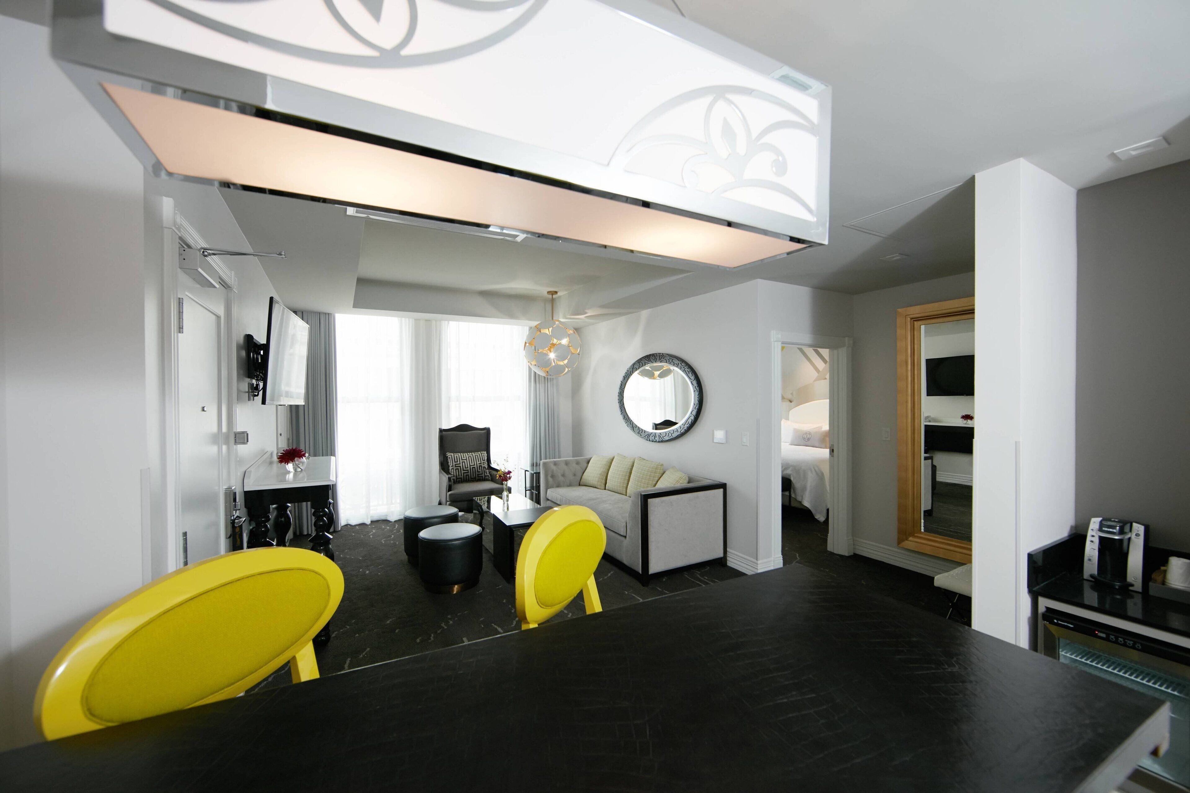 premium bedding, pillow-top beds, in-room safe, desk