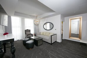 Junior Suite, 1 Bedroom, City View | Living area - Elyton Hotel, Autograph Collection by Marriott (Birmingham)