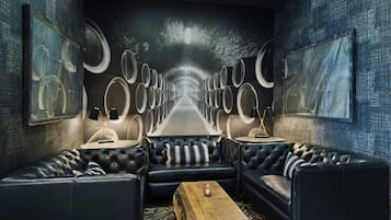 Coin salon dans le hall