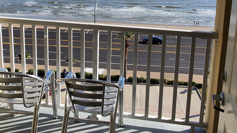 Best Western Plus Galveston Suites