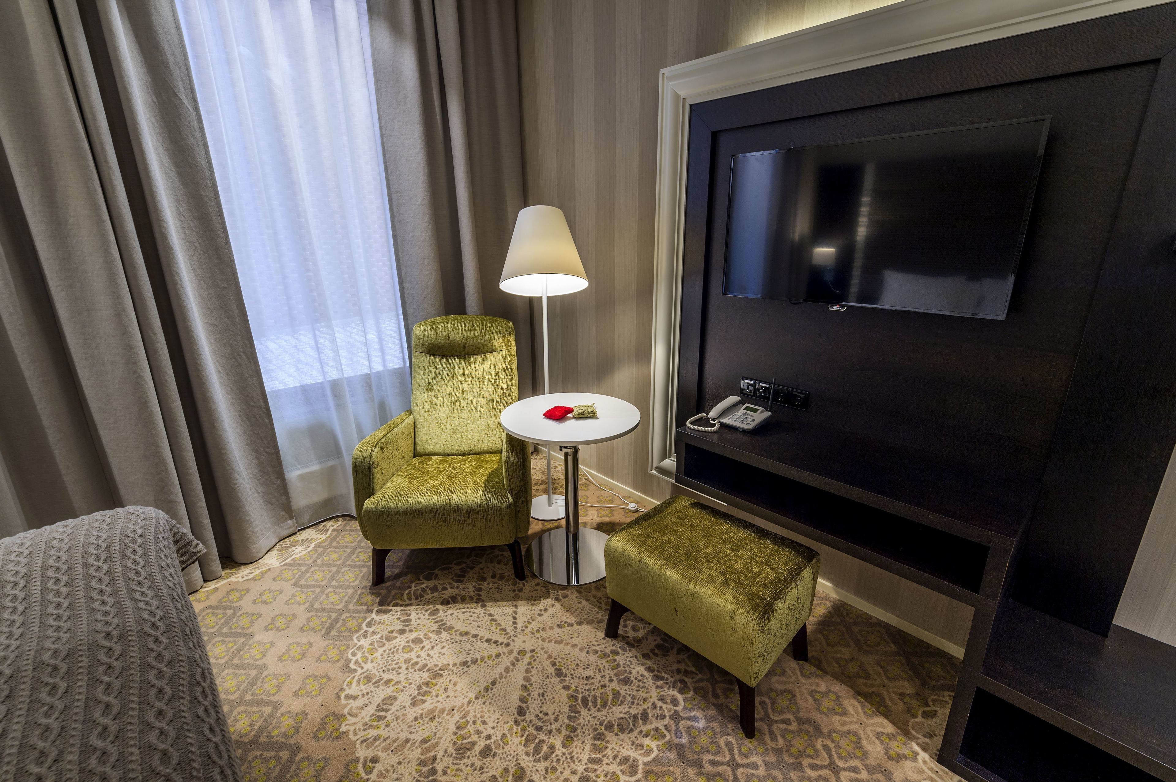 1 bedroom, hypo-allergenic bedding, minibar, in-room safe