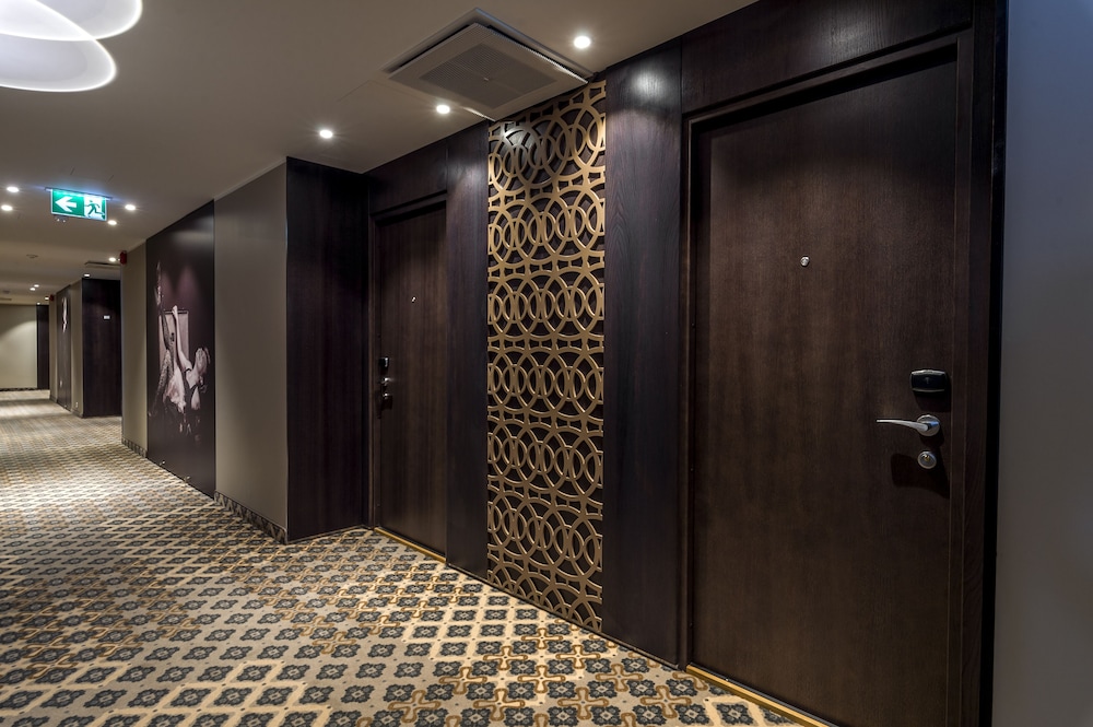 Lydia Hotel 4 Superior by null