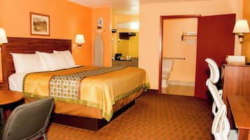 客房, 1 张特大床, 无烟房 | 高档床上用品、办公桌、熨斗/熨衣板、免费 WiFi