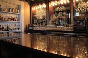2 bars/lounges - City Club of Wilmington (Wilmington)