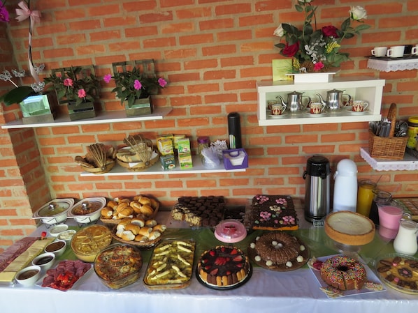 Desayuno buffet incluido todos los días