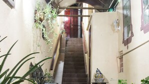 Mặt tiền nơi lưu trú