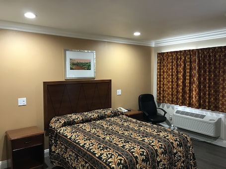 1 habitación, escritorio y espacio para trabajar con laptop . Fullerton Lodge