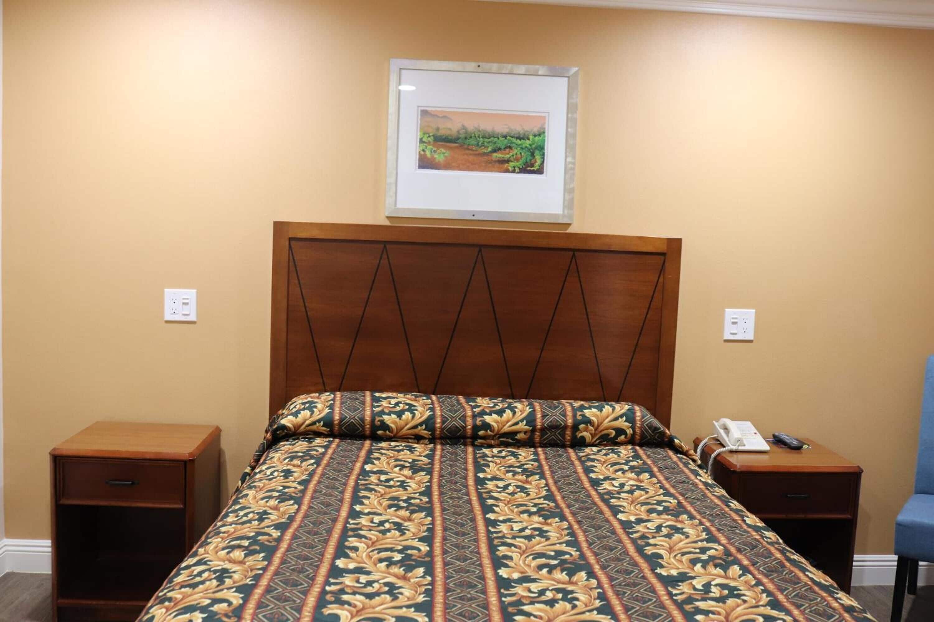 1 bedroom, desk, laptop workspace, free WiFi
