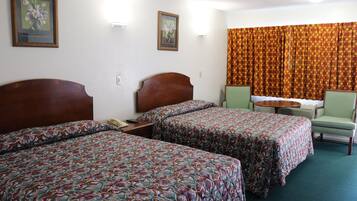 Habitació individual estàndard, 2 llits de matrimoni, vistes al pati | Vista des de l'habitació