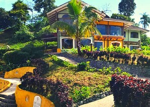 Front of property - Hosteria El Encanto (San Miguel de los Bancos)